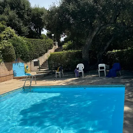 ヴィラ Le Mazet Des Amis-tree-lined-swimming Pool-near Sea サント・マキシム