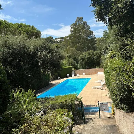 Le Mazet Des Amis-tree-lined-swimming Pool-near Sea 빌라